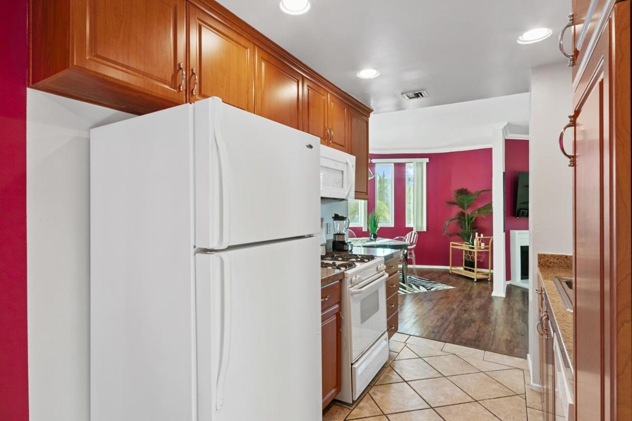 Beverly Hills Chic 2 Bed 2Bath With Patio And Parking 309 Лос-Анджелес Экстерьер фото